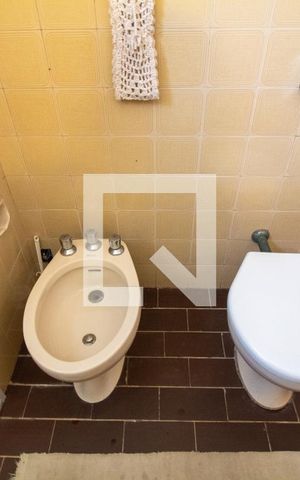 Casa à venda com 220m², 2 quartos e 2 vagas Casa à venda com 220m², 2 quartos e 2 vagasBanheiro