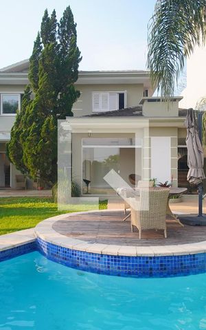 Casa à venda com 450m², 5 quartos e 4 vagas Casa à venda com 450m², 5 quartos e 4 vagasÁrea externa