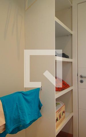 Casa à venda com 450m², 5 quartos e 4 vagas Casa à venda com 450m², 5 quartos e 4 vagasCloset da suíte 4