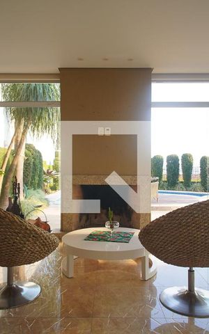 Casa à venda com 450m², 5 quartos e 4 vagas Casa à venda com 450m², 5 quartos e 4 vagasEspaço Gourmet