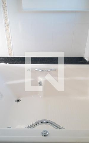 Casa à venda com 450m², 5 quartos e 4 vagas Casa à venda com 450m², 5 quartos e 4 vagasBanheiro da Suíte 1