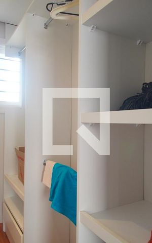 Casa à venda com 450m², 5 quartos e 4 vagas Casa à venda com 450m², 5 quartos e 4 vagasCloset da suíte 4