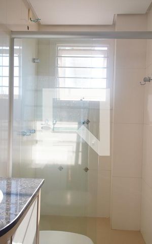 Casa à venda com 450m², 5 quartos e 4 vagas Casa à venda com 450m², 5 quartos e 4 vagasBanheiro da Suíte 4