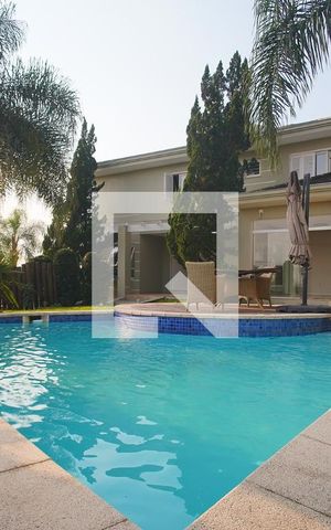 Casa à venda com 450m², 5 quartos e 4 vagas Casa à venda com 450m², 5 quartos e 4 vagasPiscina