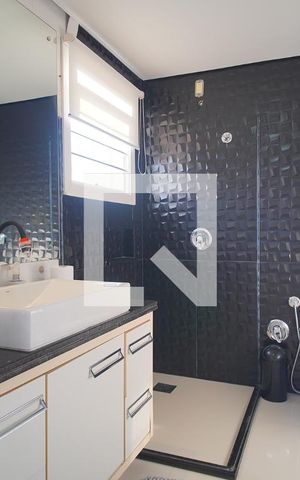 Casa à venda com 450m², 5 quartos e 4 vagas Casa à venda com 450m², 5 quartos e 4 vagasBanheiro da Suíte 1