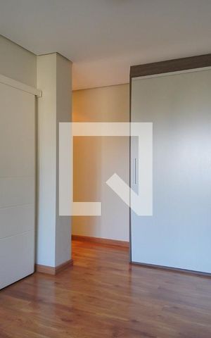 Casa à venda com 450m², 5 quartos e 4 vagas Casa à venda com 450m², 5 quartos e 4 vagasSuíte 3