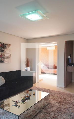 Casa à venda com 450m², 5 quartos e 4 vagas Casa à venda com 450m², 5 quartos e 4 vagasSala