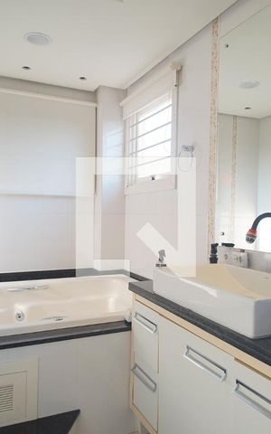 Casa à venda com 450m², 5 quartos e 4 vagas Casa à venda com 450m², 5 quartos e 4 vagasBanheiro da Suíte 1