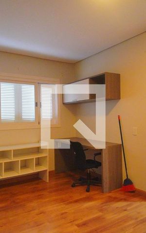Casa à venda com 450m², 5 quartos e 4 vagas Casa à venda com 450m², 5 quartos e 4 vagasSuíte 3