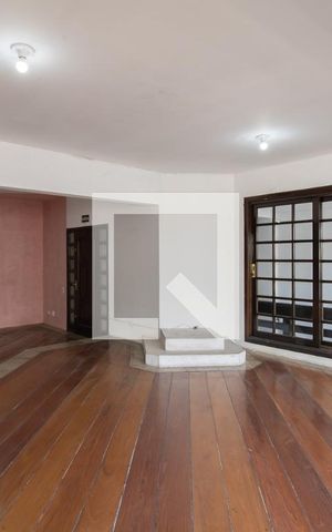 Casa para alugar com 500m², 7 quartos e sem vaga Casa para alugar com 500m², 7 quartos e sem vagaSala