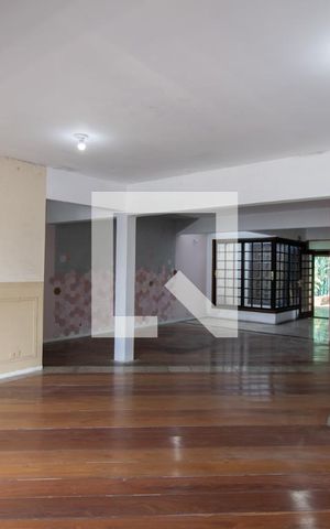 Casa para alugar com 500m², 7 quartos e sem vaga Casa para alugar com 500m², 7 quartos e sem vagaSala
