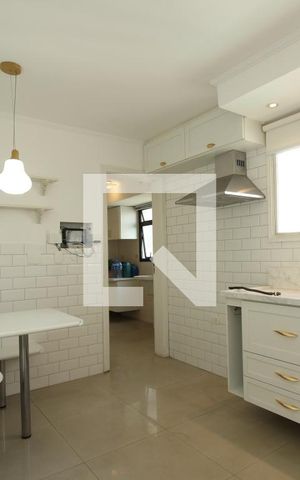 Apartamento à venda com 235m², 3 quartos e 3 vagasÁrea de serviço 