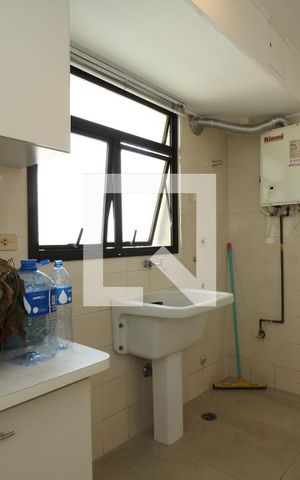 Apartamento à venda com 235m², 3 quartos e 3 vagasÁrea de serviço 