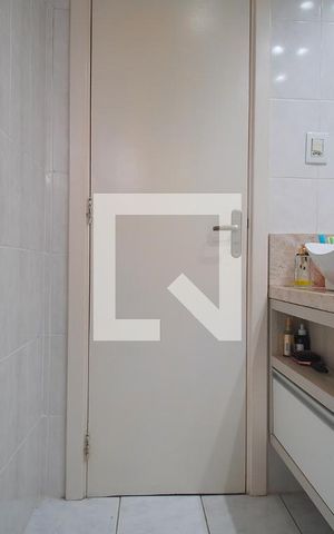 Apartamento à venda com 59m², 2 quartos e 1 vaga Apartamento à venda com 59m², 2 quartos e 1 vagaBanheiro