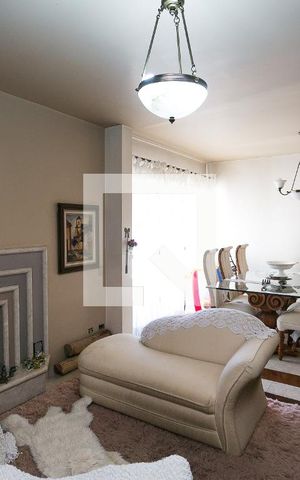 Apartamento à venda com 210m², 3 quartos e 3 vagas Apartamento à venda com 210m², 3 quartos e 3 vagasSala