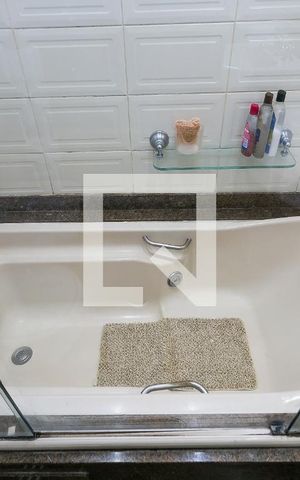 Apartamento à venda com 210m², 3 quartos e 3 vagas Apartamento à venda com 210m², 3 quartos e 3 vagasBanheiro da Suíte 3
