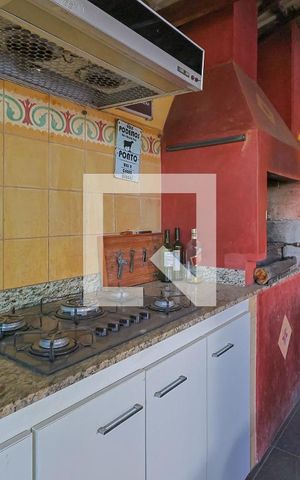 Casa de condomínio à venda com 560m², 5 quartos e 6 vagas Casa de condomínio à venda com 560m², 5 quartos e 6 vagasÁrea comum