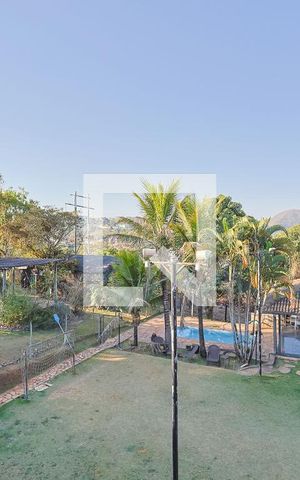 Casa de condomínio à venda com 560m², 5 quartos e 6 vagas Casa de condomínio à venda com 560m², 5 quartos e 6 vagasVista/Sala 2