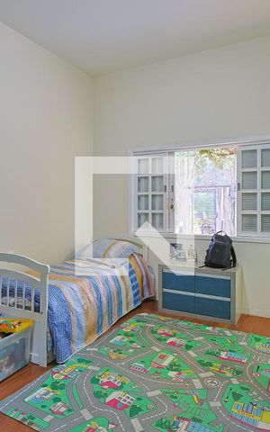Casa de condomínio à venda com 560m², 5 quartos e 6 vagas Casa de condomínio à venda com 560m², 5 quartos e 6 vagasSuíte 3
