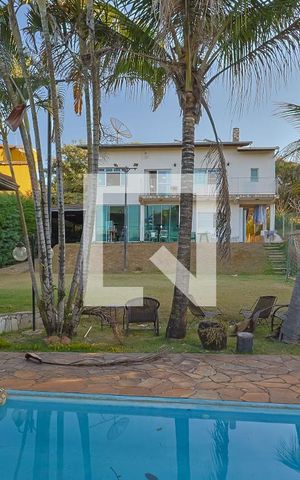 Casa de condomínio à venda com 560m², 5 quartos e 6 vagas Casa de condomínio à venda com 560m², 5 quartos e 6 vagasÁrea comum