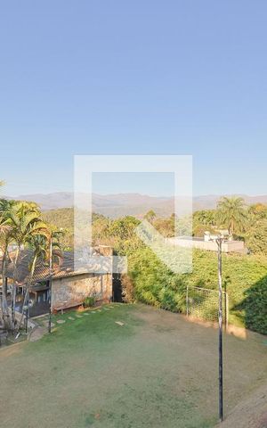 Casa de condomínio à venda com 560m², 5 quartos e 6 vagas Casa de condomínio à venda com 560m², 5 quartos e 6 vagasVista/Sala 2