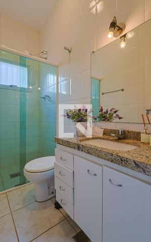 Casa de condomínio à venda com 560m², 5 quartos e 6 vagas Casa de condomínio à venda com 560m², 5 quartos e 6 vagasBanheiro/Suíte 5