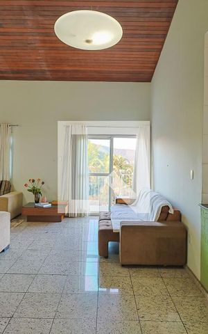 Casa de condomínio à venda com 560m², 5 quartos e 6 vagas Casa de condomínio à venda com 560m², 5 quartos e 6 vagasSala