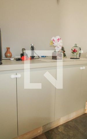 Casa à venda com 230m², 3 quartos e 3 vagas Casa à venda com 230m², 3 quartos e 3 vagasSala