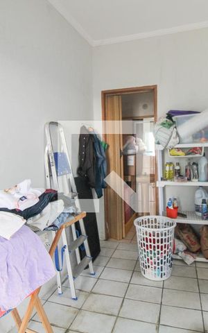Casa à venda com 230m², 3 quartos e 3 vagas Casa à venda com 230m², 3 quartos e 3 vagasÁrea externa