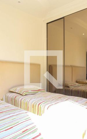Apartamento à venda com 200m², 4 quartos e 2 vagas Apartamento à venda com 200m², 4 quartos e 2 vagasQuarto 3