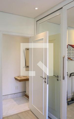 Apartamento à venda com 200m², 4 quartos e 2 vagas Apartamento à venda com 200m², 4 quartos e 2 vagasQuarto 2