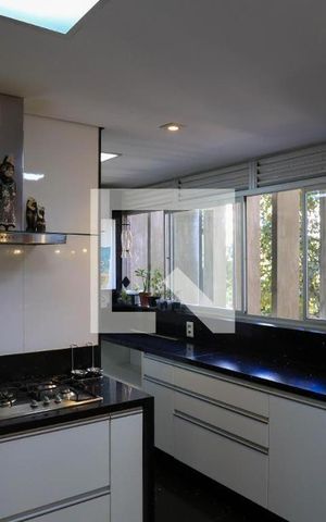 Apartamento à venda com 200m², 4 quartos e 2 vagas Apartamento à venda com 200m², 4 quartos e 2 vagasLavanderia