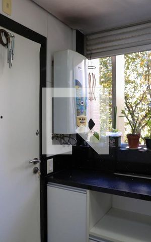 Apartamento à venda com 200m², 4 quartos e 2 vagas Apartamento à venda com 200m², 4 quartos e 2 vagasLavanderia