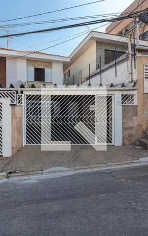 Casa à venda com 139m², 3 quartos e 2 vagasFachada