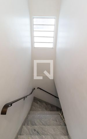 Casa à venda com 139m², 3 quartos e 2 vagasEscada