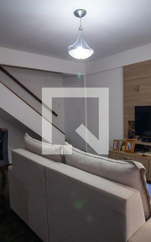 Casa de condomínio à venda com 55m², 2 quartos e 1 vaga Casa de condomínio à venda com 55m², 2 quartos e 1 vagaSala