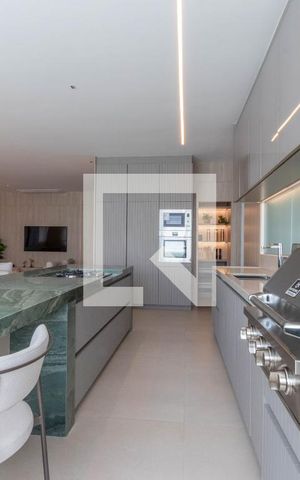 Apartamento à venda com 177m², 4 quartos e 3 vagas Apartamento à venda com 177m², 4 quartos e 3 vagasCozinha