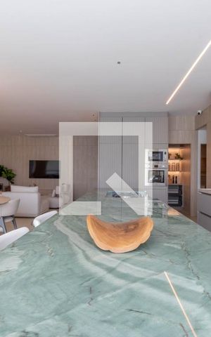 Apartamento à venda com 177m², 4 quartos e 3 vagas Apartamento à venda com 177m², 4 quartos e 3 vagasCozinha