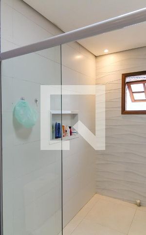 Casa à venda com 194m², 4 quartos e 2 vagas Casa à venda com 194m², 4 quartos e 2 vagasBanheiro Da Suíte 4