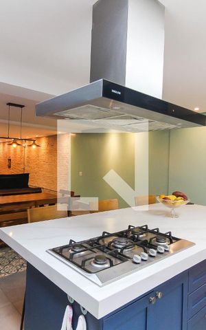 Casa à venda com 194m², 4 quartos e 2 vagas Casa à venda com 194m², 4 quartos e 2 vagasCozinha