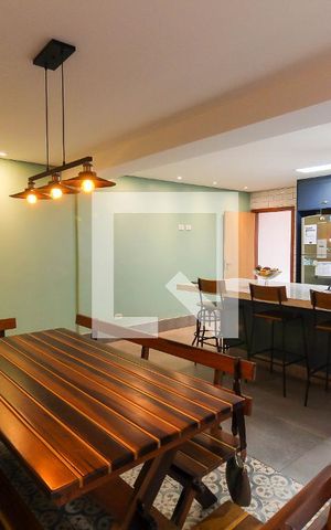 Casa à venda com 194m², 4 quartos e 2 vagas Casa à venda com 194m², 4 quartos e 2 vagasCozinha