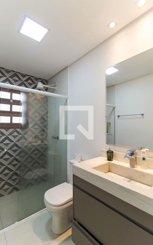 Casa à venda com 194m², 4 quartos e 2 vagas Casa à venda com 194m², 4 quartos e 2 vagasBanheiro Da Suíte 2