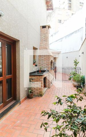 Casa à venda com 194m², 4 quartos e 2 vagas Casa à venda com 194m², 4 quartos e 2 vagasChurrasqueira