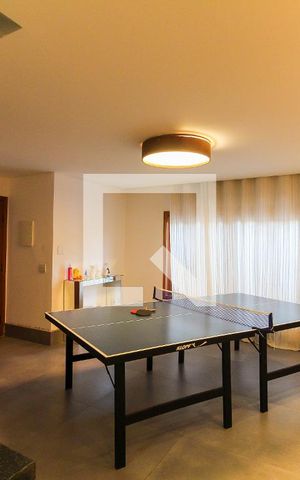 Casa à venda com 194m², 4 quartos e 2 vagas Casa à venda com 194m², 4 quartos e 2 vagasSala