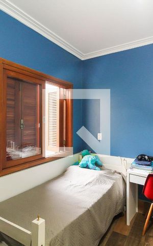 Casa à venda com 194m², 4 quartos e 2 vagas Casa à venda com 194m², 4 quartos e 2 vagasSuíte 1