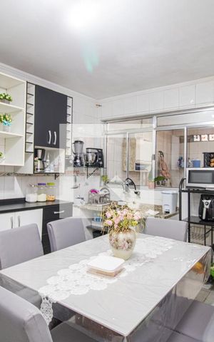 Casa à venda com 120m², 3 quartos e 1 vaga Casa à venda com 120m², 3 quartos e 1 vagaCozinha