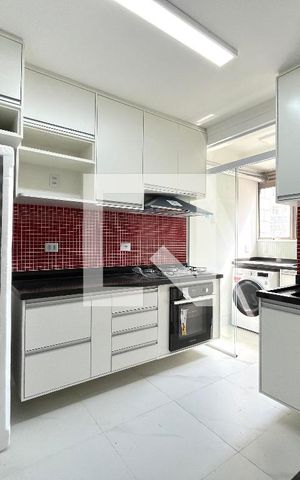 Apartamento à venda com 60m², 2 quartos e 1 vaga Apartamento à venda com 60m², 2 quartos e 1 vagaCozinha