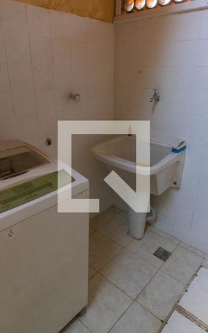 Casa à venda com 104m², 2 quartos e sem vaga Casa à venda com 104m², 2 quartos e sem vagaLavanderia