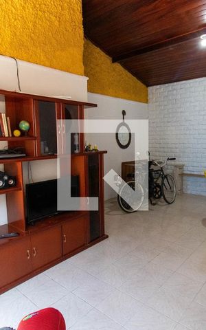 Casa à venda com 104m², 2 quartos e sem vaga Casa à venda com 104m², 2 quartos e sem vagaSala