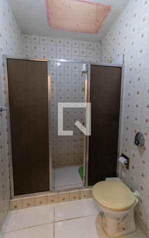 Casa à venda com 104m², 2 quartos e sem vaga Casa à venda com 104m², 2 quartos e sem vagaBanheiro